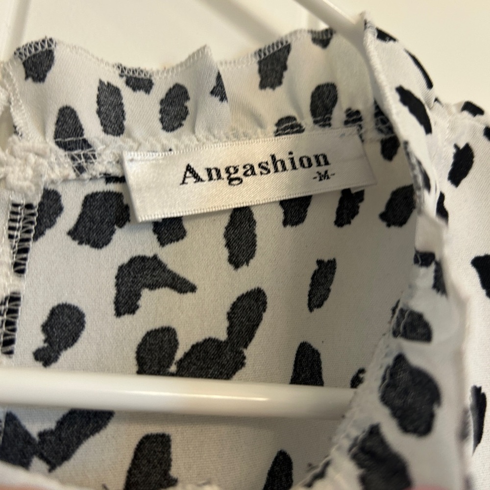 Amazon Black and White Spotted Blouse - Picture 2 of 3